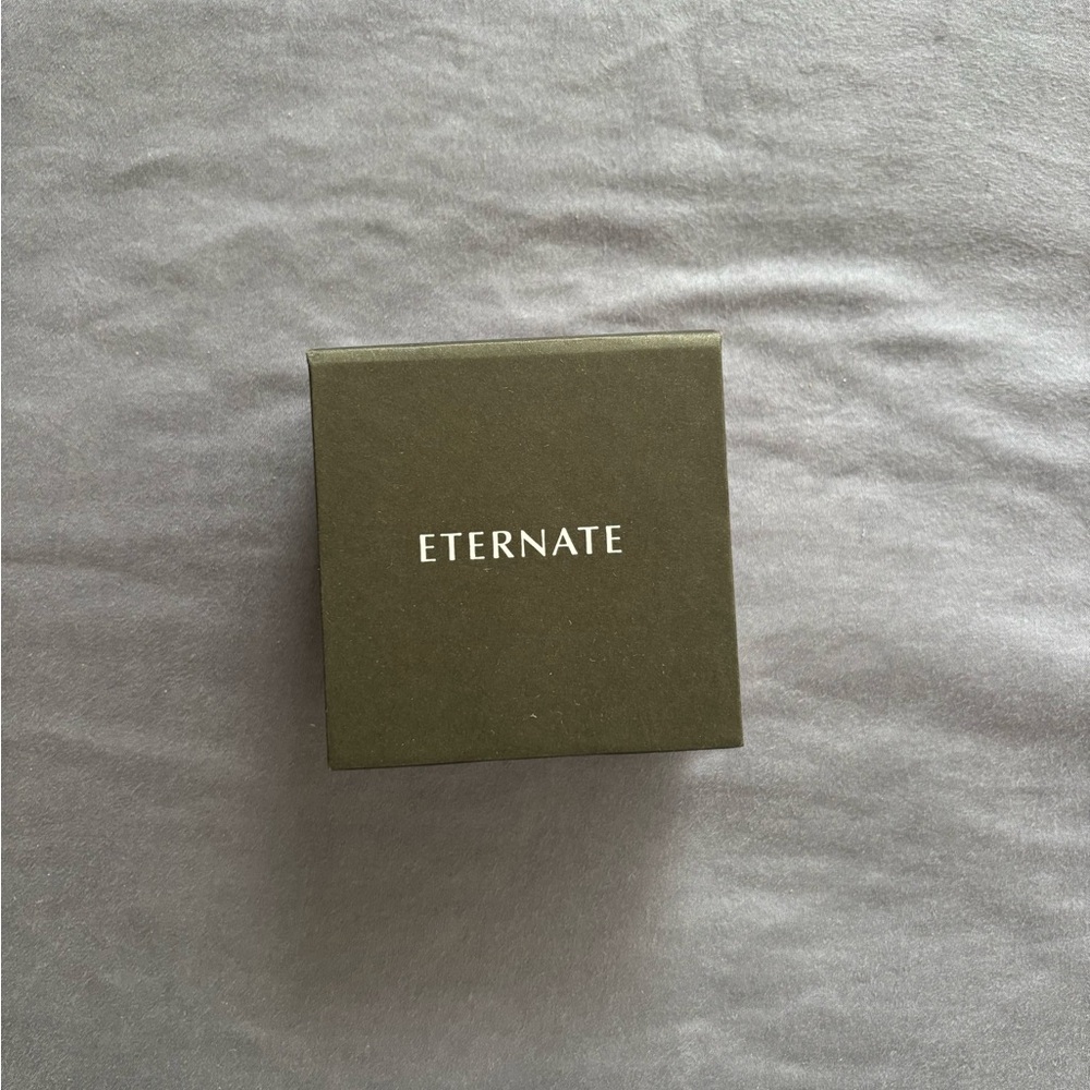 Eternate Olive Green Box